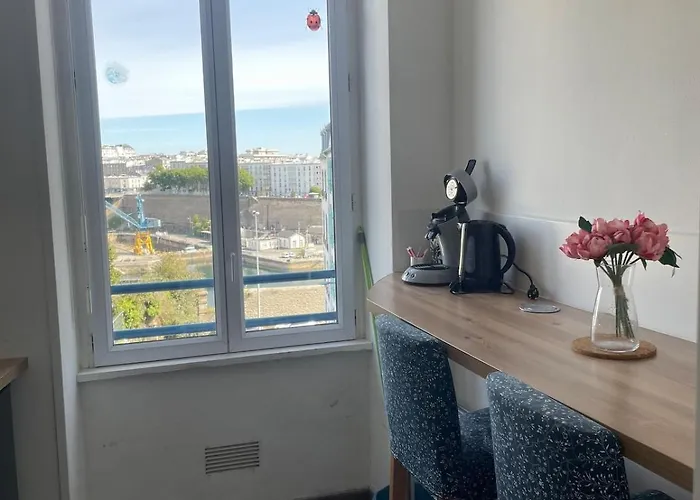 Apartman Sejour Calme Au Coeur De Brest, Vue Sur La Rade