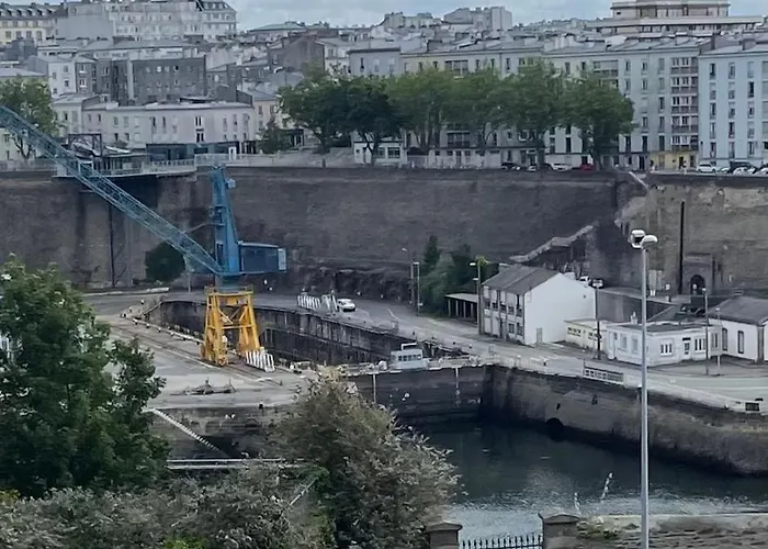 Calme Au Cœur De Brest, Vue Sur La Rade Appartement *