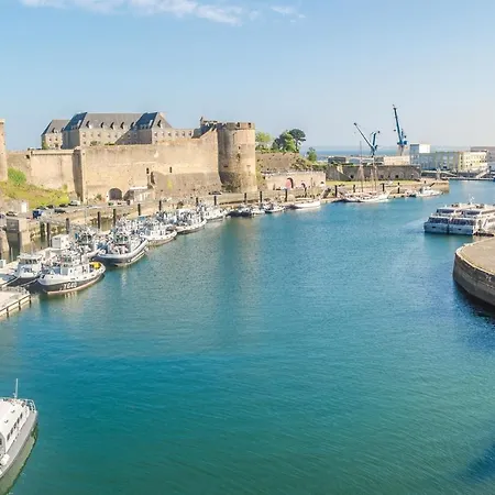 Apartment Sejour Calme Au Coeur De Brest, Vue Sur La Rade *